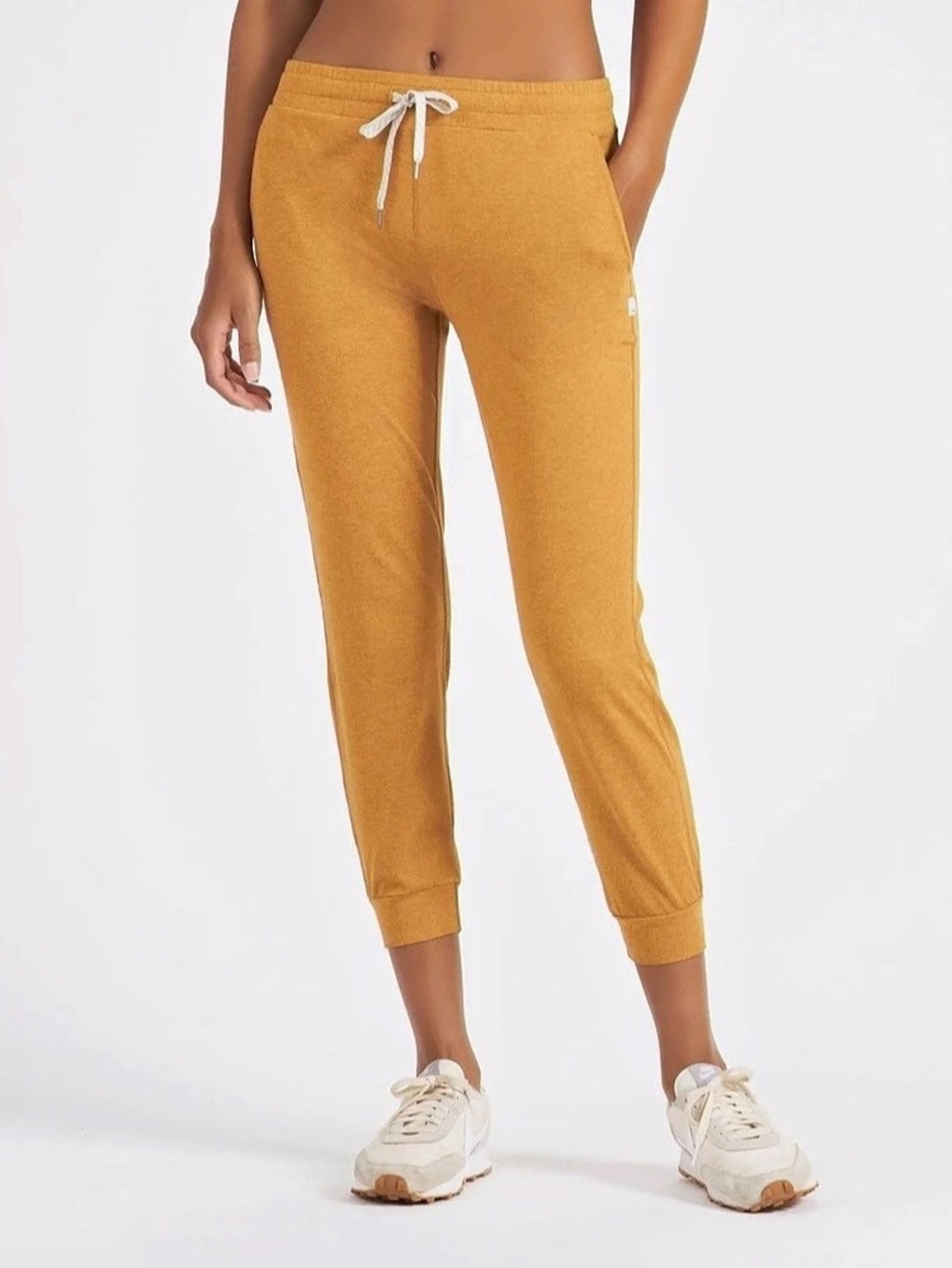 Vuori Performance Jogger Pants in Orange Small